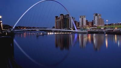 The millennium bridge in Gateshead at dusk